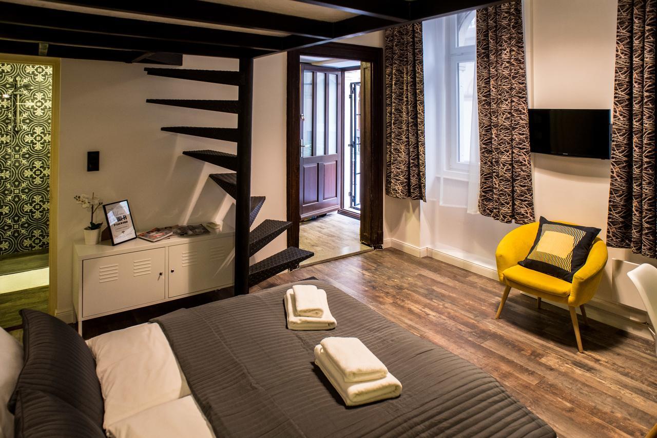 Very Stylish And Fresh Studio Home In The Center Budapest Esterno foto