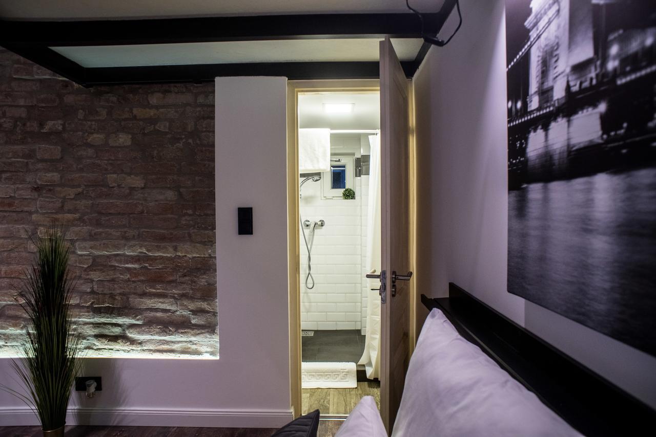 Very Stylish And Fresh Studio Home In The Center Budapest Esterno foto